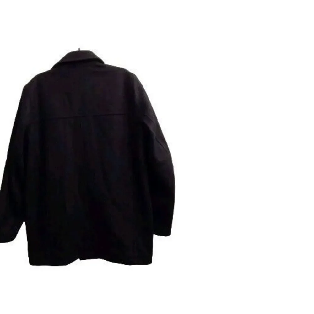 Tommy Hilfiger command attention